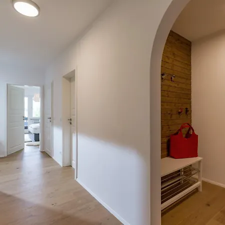 Moderne Bergstube Mit 2 Schlafzimmer Und Grossen Balkon