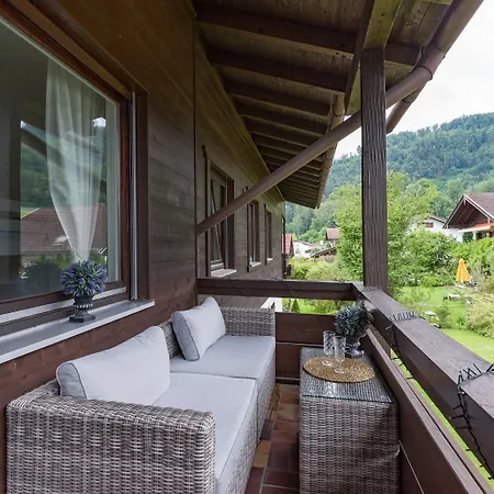 Moderne Bergstube Mit 2 Schlafzimmer Und Grossen Balkon Appartamento Oberaudorf